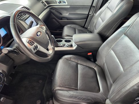 Used 2014 Ford Explorer XLT w/ Equipment Group 202A image 9