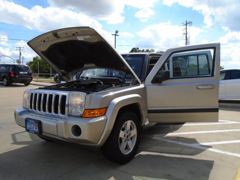 Used 2007 Jeep Commander Sport image 28