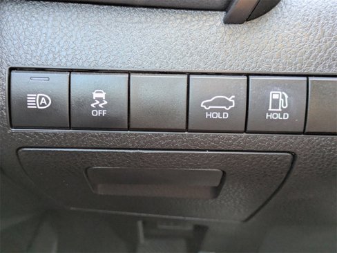 Used 2022 Toyota Camry LE image 21