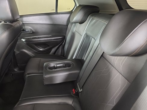 Used 2019 Chevrolet Trax LT w/ LT Convenience Package image 27