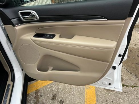 Used 2020 Jeep Grand Cherokee Limited image 22