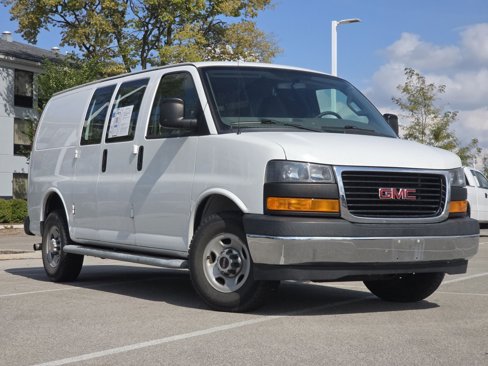 Used 2017 GMC Savana 2500 image 2
