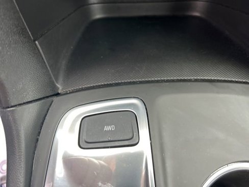 Used 2022 Chevrolet Equinox LS image 21