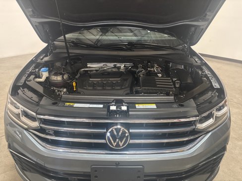 Used 2022 Volkswagen Tiguan SEL R-Line image 22