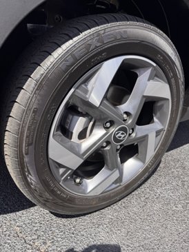 Used 2025 Hyundai Venue SEL image 29