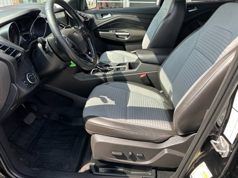 Used 2018 Ford Escape SE w/ SE SYNC Package image 12