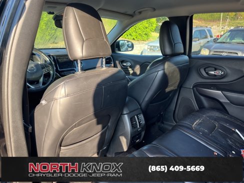 Used 2019 Jeep Cherokee Limited w/ Technology Group image 10