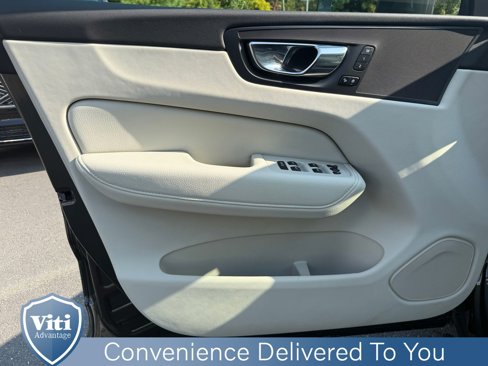 Certified 2022 Volvo XC60 B5 Momentum w/ Advanced Package image 16