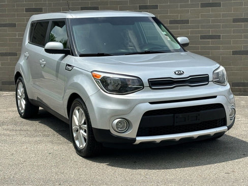 Used 2017 Kia Soul + image 2