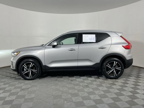 Certified 2025 Volvo XC40 B5 Core image 7