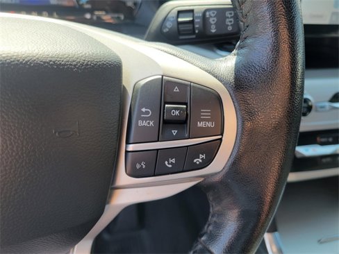 Used 2022 Ford Explorer XLT image 30