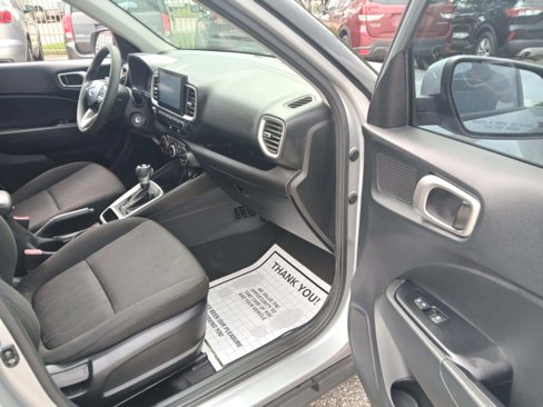 Used 2023 Hyundai Venue SE image 10