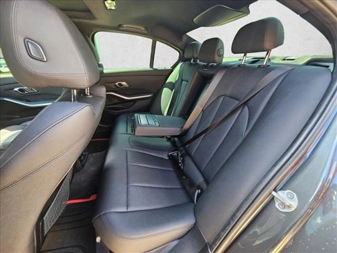 Used 2020 BMW 330i Sedan w/ M Sport Package image 17