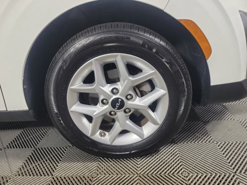 Certified 2023 Kia Soul S image 3
