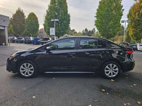 Used 2022 Toyota Corolla LE image 4