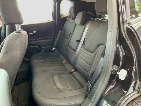 Used 2022 Jeep Renegade Latitude w/ Convenience Group image 24