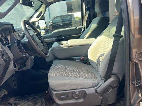 Used 2016 Ford F250 XLT w/ XLT Premium Package image 11