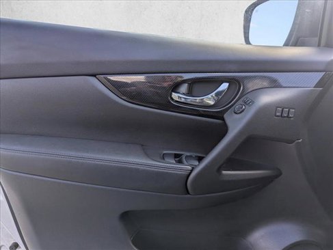 Used 2020 Nissan Rogue SL image 10
