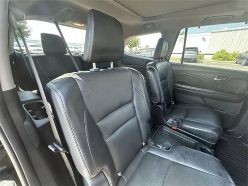 Used 2016 Honda Pilot Touring image 42
