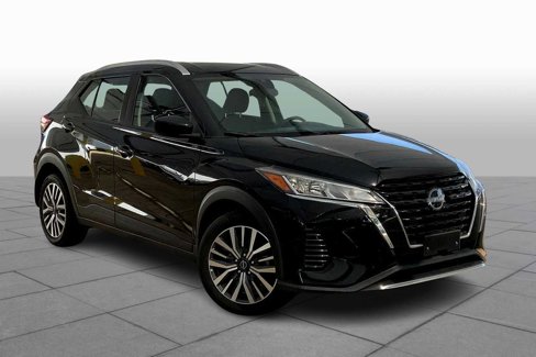 Used 2023 Nissan Kicks SV image 2