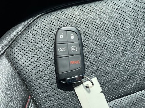 Used 2024 Jeep Compass Trailhawk w/ Trailhawk Elite Group image 21