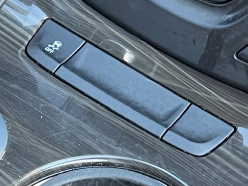 Used 2020 Buick Envision Essence w/ Experience Buick Package image 26
