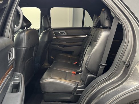 Used 2019 Ford Explorer Limited w/ Class III Trailer Tow Package image 27