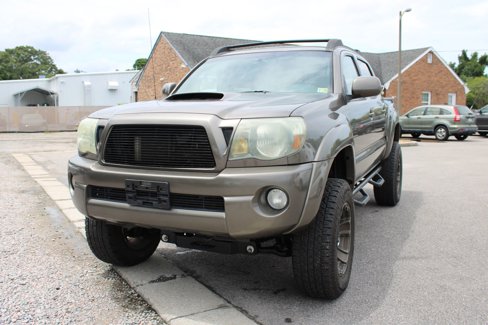 Used 2010 Toyota Tacoma 4x4 Double Cab w/ TRD Sport Pkg image 1