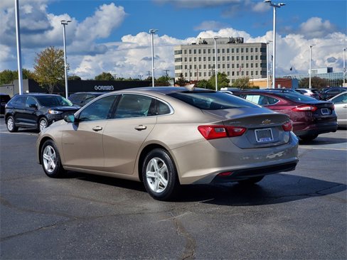 Used 2023 Chevrolet Malibu LT image 3