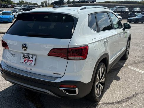 Used 2022 Volkswagen Taos SE image 6