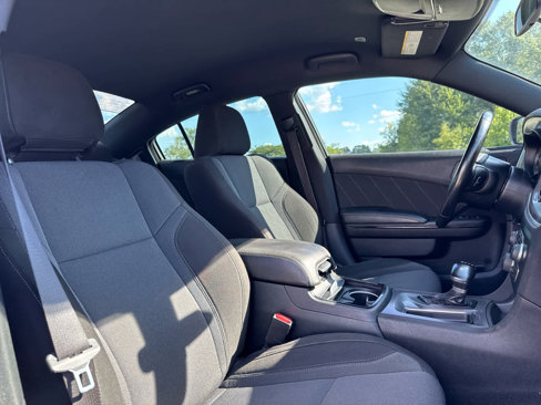 Used 2020 Dodge Charger SXT w/ Blacktop Package image 17