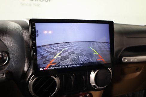 Used 2016 Jeep Wrangler Sahara image 6