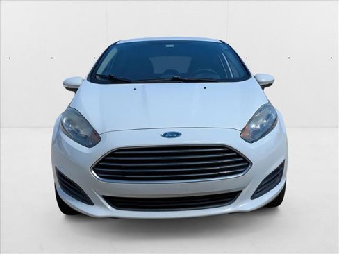 Used 2015 Ford Fiesta SE image 2