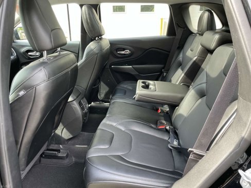 Used 2022 Jeep Cherokee Latitude Lux w/ Sun & Sound Group image 12