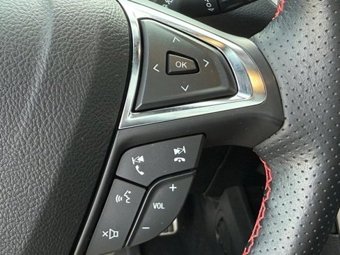 Certified 2022 Ford Edge ST-Line w/ Cold Weather Package image 15