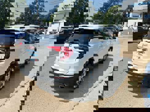 Used 2018 GMC Terrain SLE w/ Driver Convenience Package image 6
