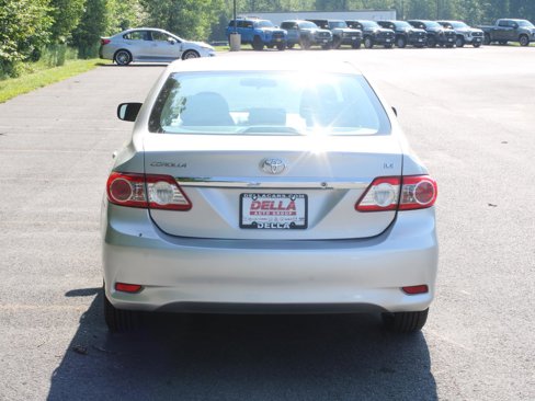 Used 2013 Toyota Corolla LE image 9