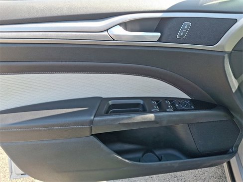 Used 2019 Ford Fusion SE w/ Equipment Group 151A image 15