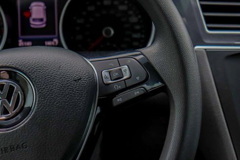 Used 2018 Volkswagen Tiguan S image 18
