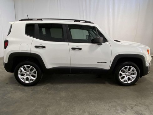 Used 2018 Jeep Renegade Sport w/ Power & Air Group image 2