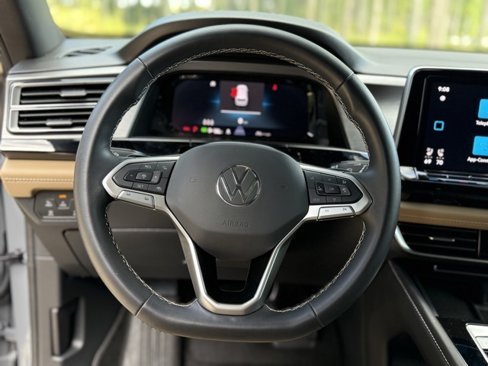 Used 2024 Volkswagen Atlas Cross Sport SE image 16