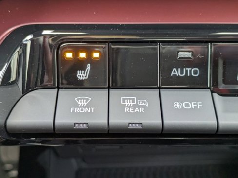 New 2025 Toyota Prius Plug-In Hybrid image 32
