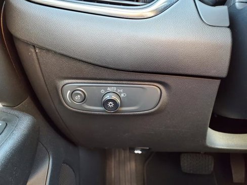 Used 2023 Chevrolet Equinox LT image 12