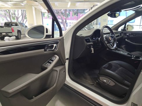 Used 2017 Porsche Macan image 18
