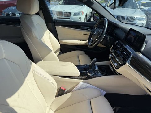Used 2020 BMW 530e w/ Convenience Package image 12
