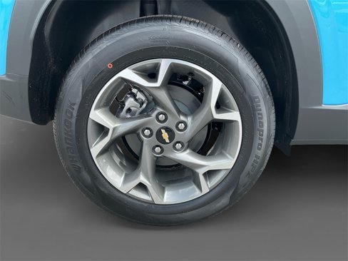 New 2025 Chevrolet Trax LT w/ Driver Confidence Package image 10