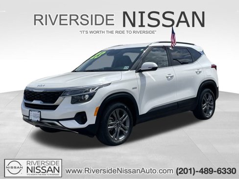 Used 2023 Kia Seltos S w/ Navigation Package image 1