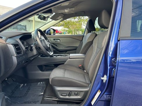 Used 2023 Nissan Rogue SV image 9