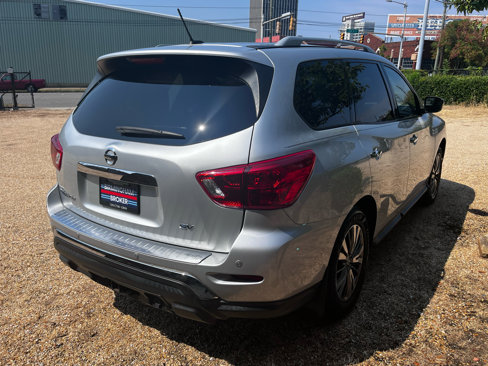 Used 2018 Nissan Pathfinder SV w/ SV Tech Package image 7