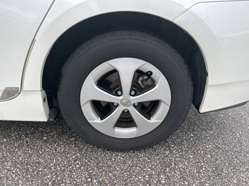 Used 2014 Toyota Prius Four image 10